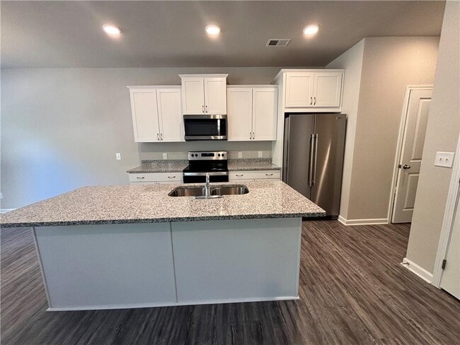 Photo - 122 Mill Pond Ln