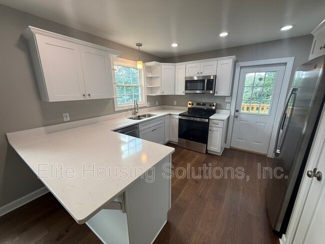 Photo - 445 S 14th St
