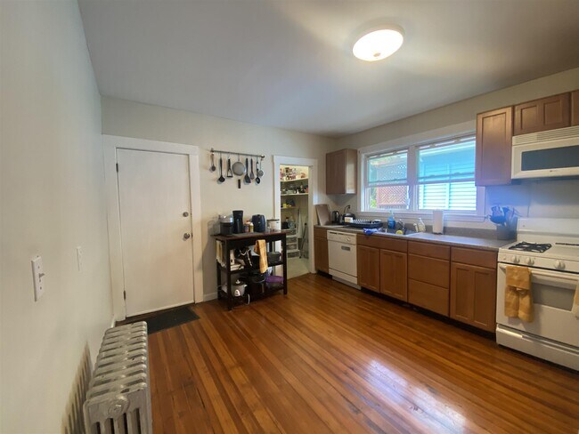 Photo - 12 Burnham St Unit 1