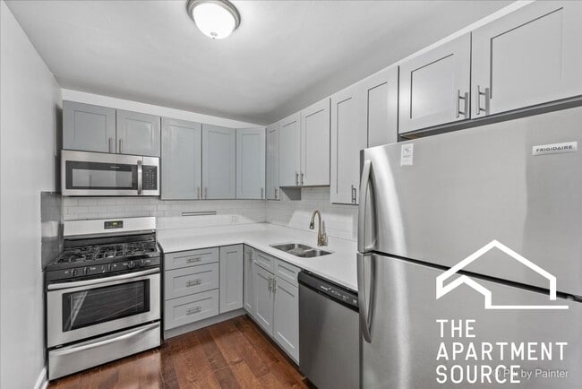 Building Photo - 7319 N Rogers Ave Unit 103