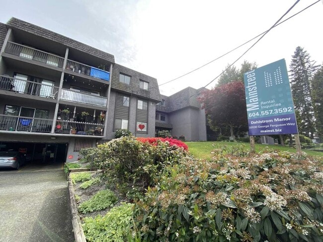 Building Photo - Dahlstrom Manor