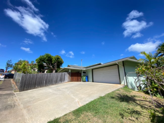Photo - 1136 Makaala St