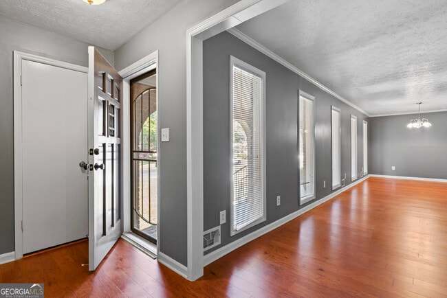 Photo - 6418 Briarwood Ct