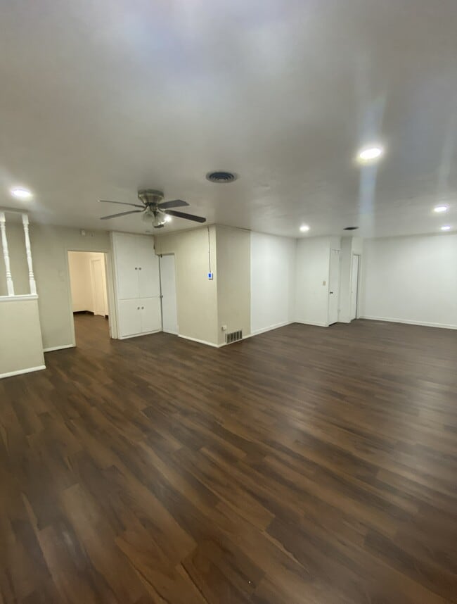 Photo - 310 S Sooner Rd