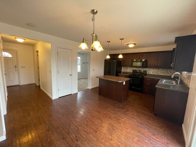 Photo - 2727 Stonecrop Road