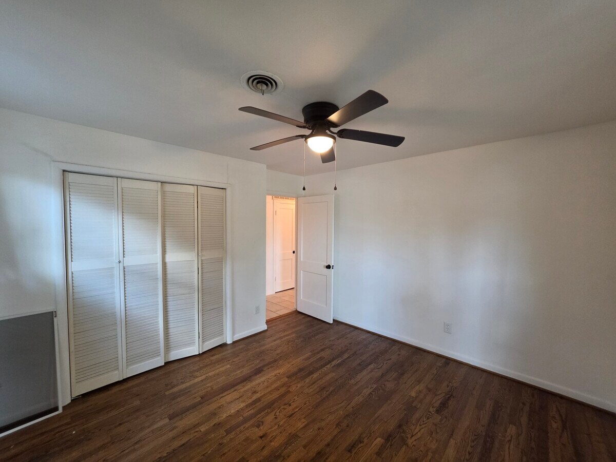 Photo - 3907 Grapevine St