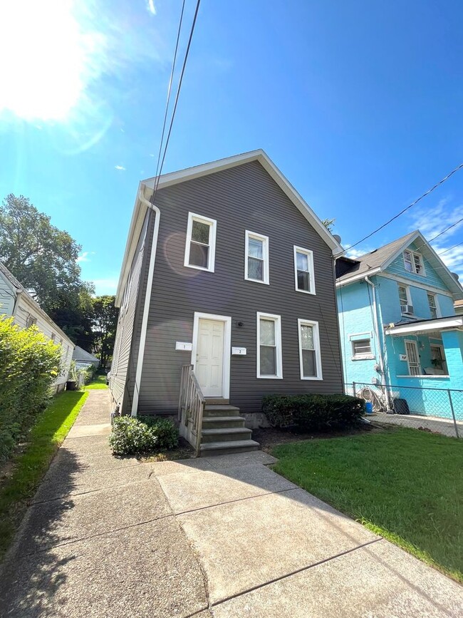 Building Photo - 515w3rd Unit 2 Rental