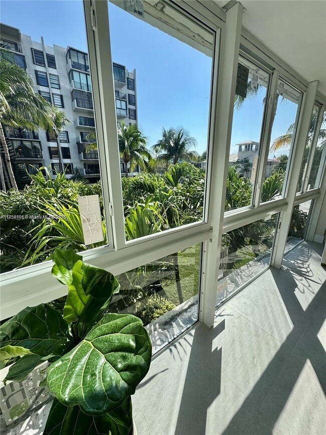 Photo - 555 Crandon Blvd Unit 32