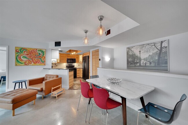 Photo - 2021 SE 10th Ave Unit 205