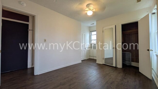 Photo - 730 W Park St