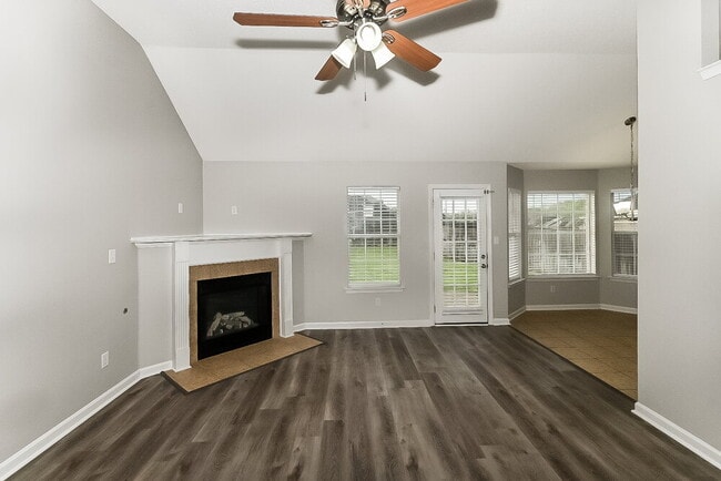 Photo - 5940 Keebler Dr W