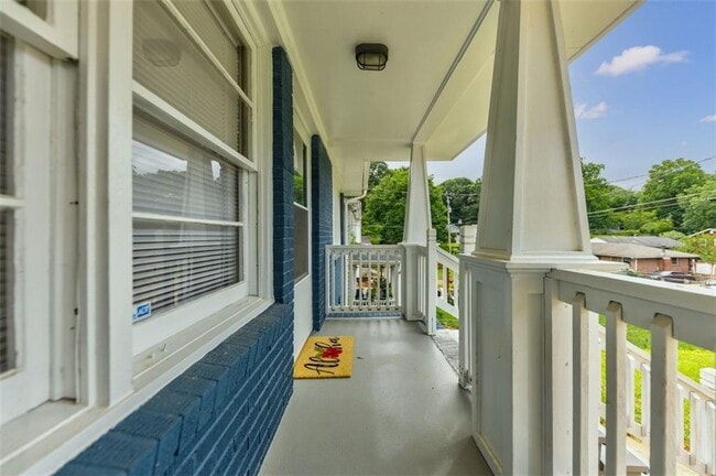 Photo - 1582 Lincoln Ave SE