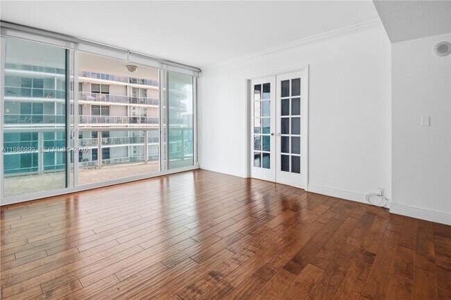 Photo - 1800 N Bayshore Dr Unidad 3115