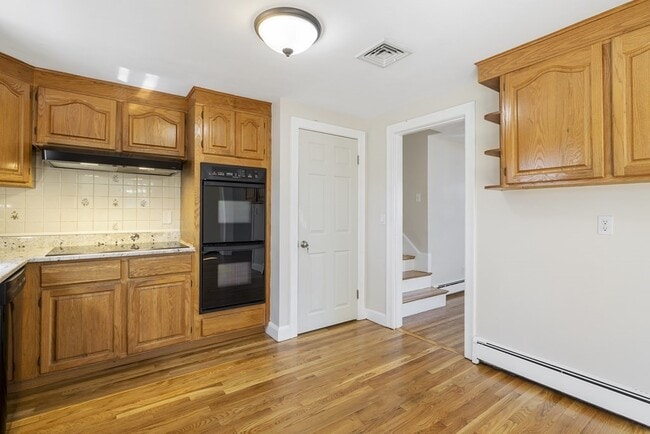 Photo - 160 Ravenswood Rd