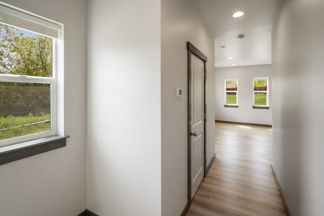 Photo - Pet Friendly! Gorgeous 3 Bedroom condo wit...