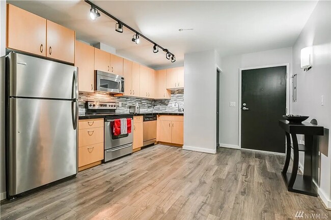 103 Bellevue Ave E Unit 102