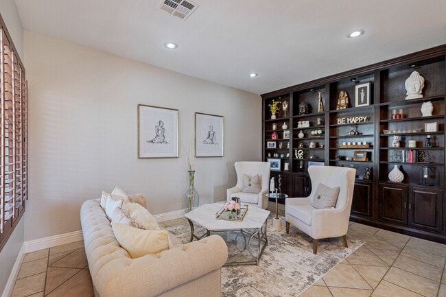 Photo - 7 Braelinn Dr