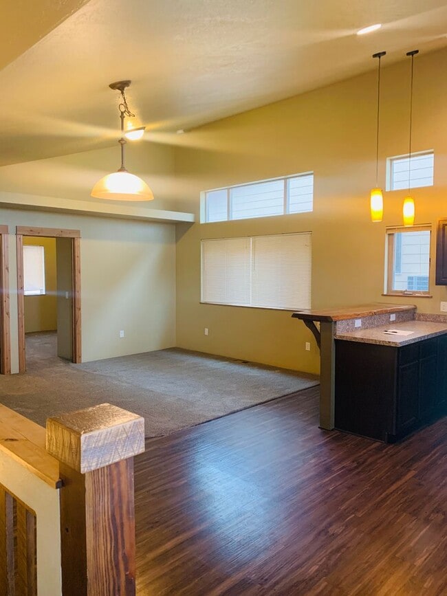 Building Photo - 4428 B Deveraux Pl Unit B