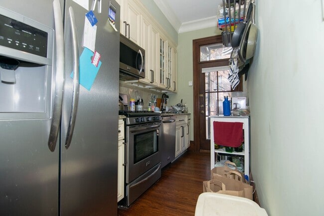 Photo - MISSION HILL 4 BED/2 BATH WITH IN-UNIT LAUNDRY FOR 9/1
