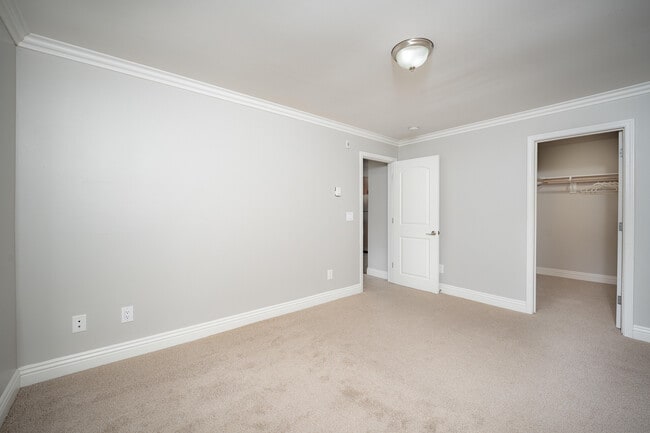 Regency #118 2bed1