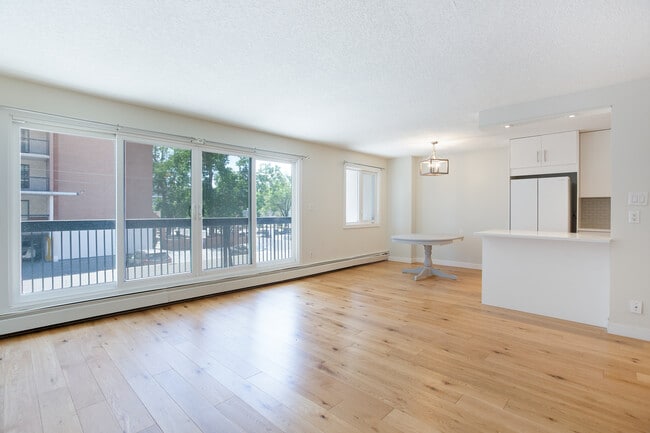 Living room - 1033 15 Av SW Unit 204