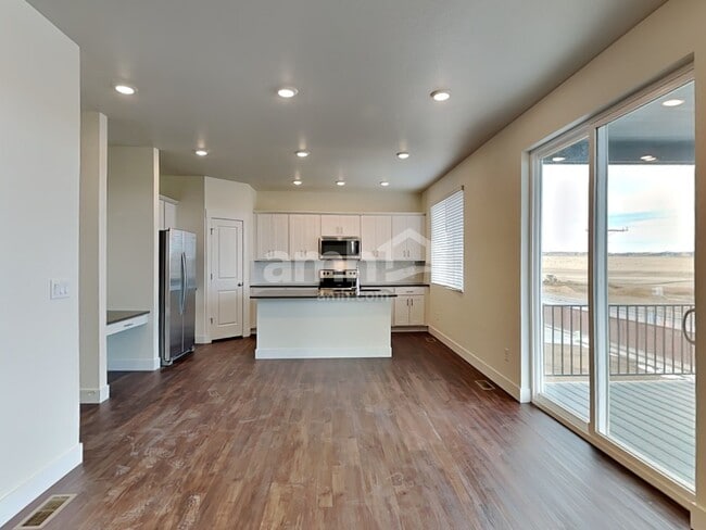 Photo - 3909 Wyedale Wy