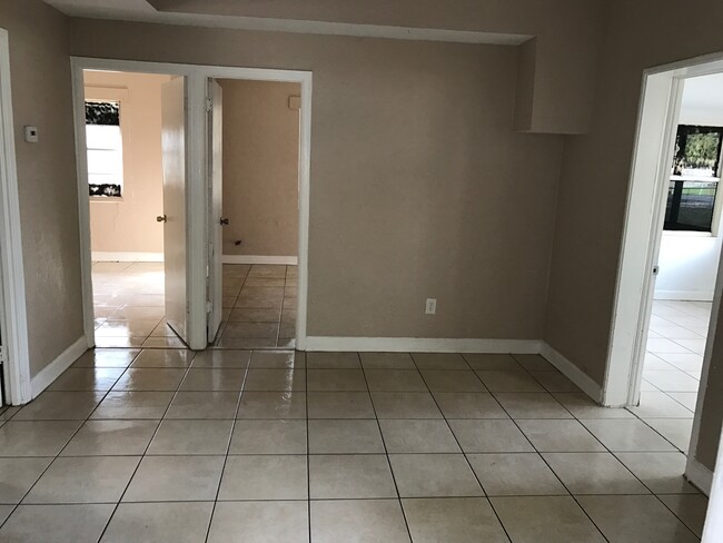 Photo - 3726 Ave S NW