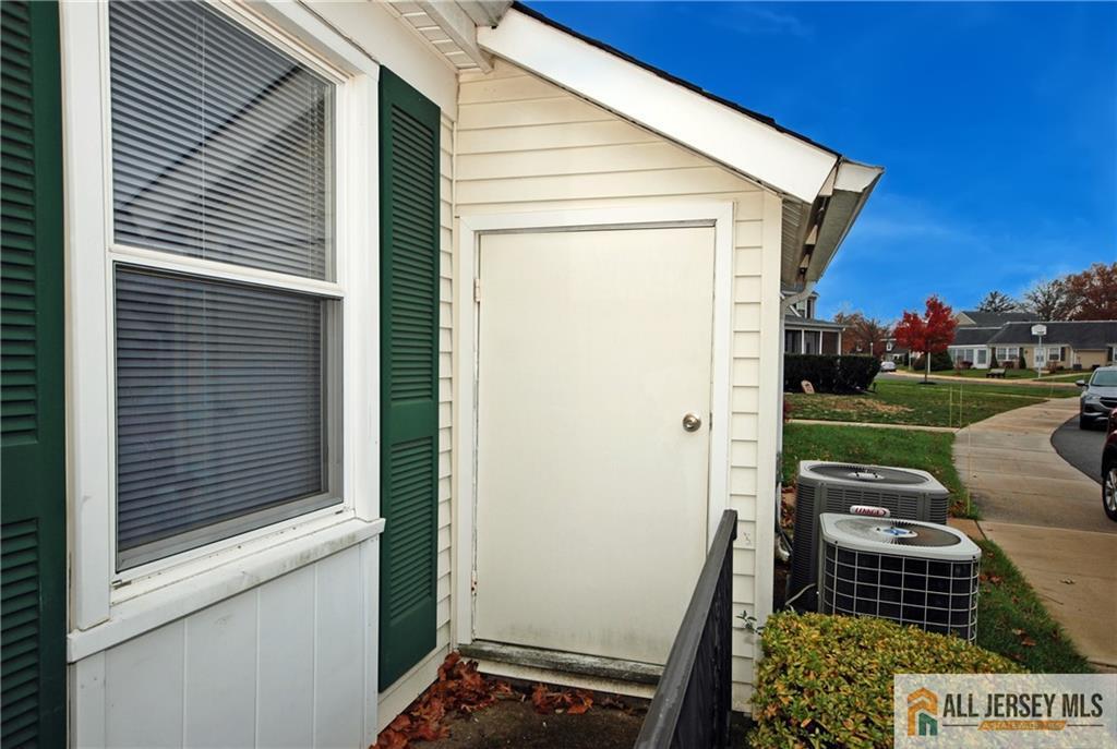 Photo - 174A Portland Ln Unidad 174D