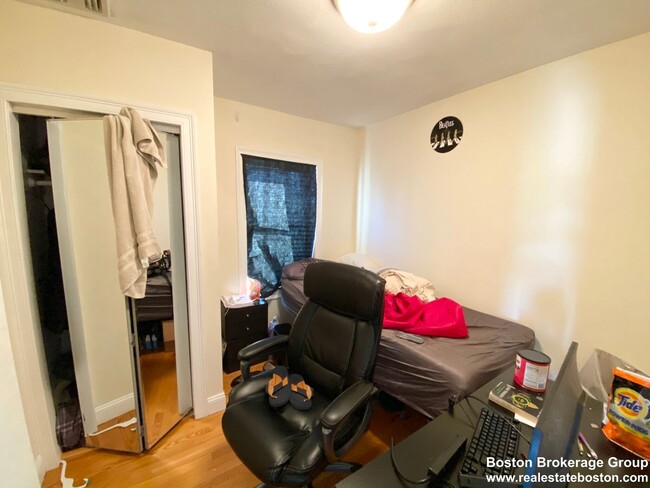 Photo - 132 Hillside St