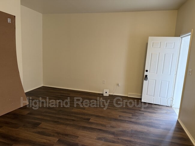 Photo - 147 Locust St