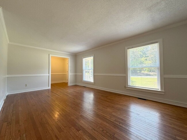 121 Westview Dr