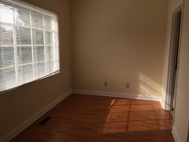 Photo - 1830 Enslow Ave