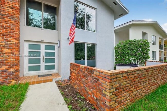 Photo - 537 Menendez Ave