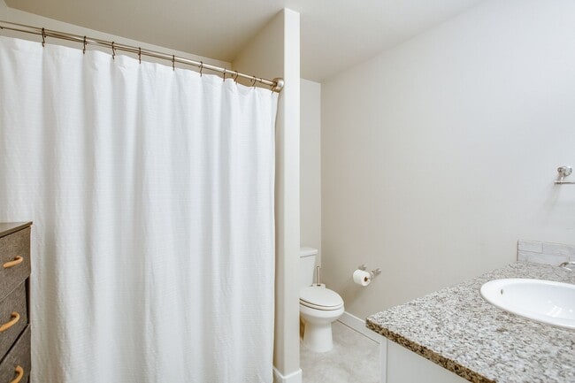 Photo - Available Now! 3/2/2 in Bell Farms!