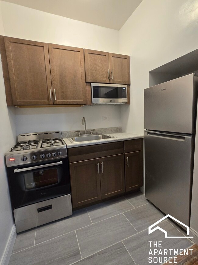 Photo - 948 W Cuyler Ave Condo Unit 307