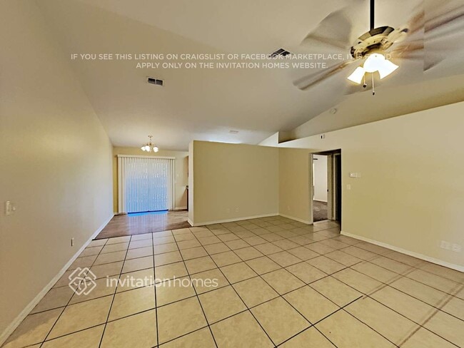 Photo - 103 E Division St