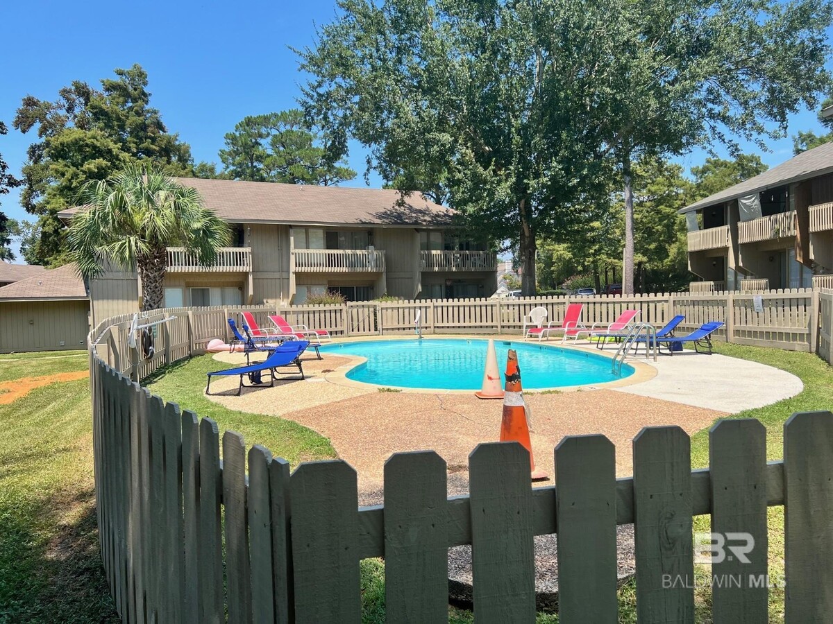 Photo - 2036 Sea Cliff Dr N
