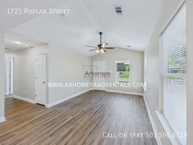 Photo - 1721 N Poplar St