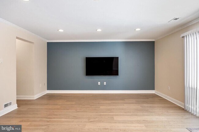 Photo - 1 Bridgewater Dr