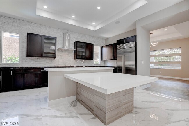 86 Pristine Glen St