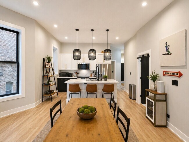 Photo - 1311 N Rockwell St Unidad 1