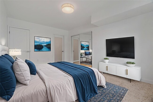 Photo - 421 SW 9th St Unit 2