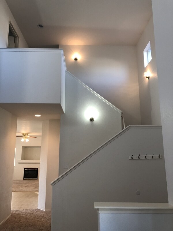 Photo - 944 NW Oak Pl