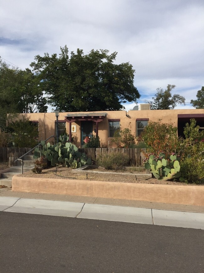 Building Photo - WATSON ADOBE 3 Bedroom 2 Bath 1350/SF