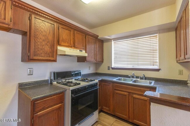Photo - 2220 Robert Wynn St