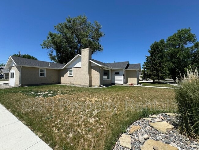 Photo - 302 N 5th Ave