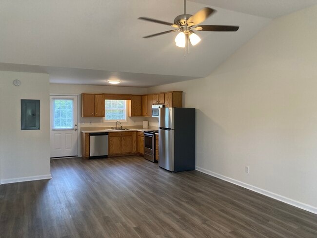 Photo - 61 Farm View Cir