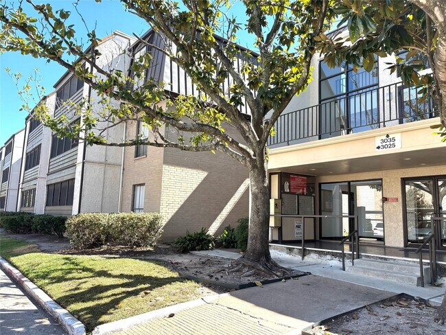 Photo - 3025 Walnut Bend Ln Unit True