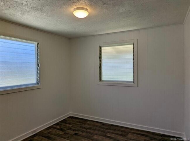 Room 2 - 318 Ohai Pl Unit A