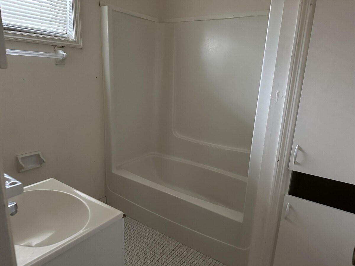 Photo - 411 Northside Dr